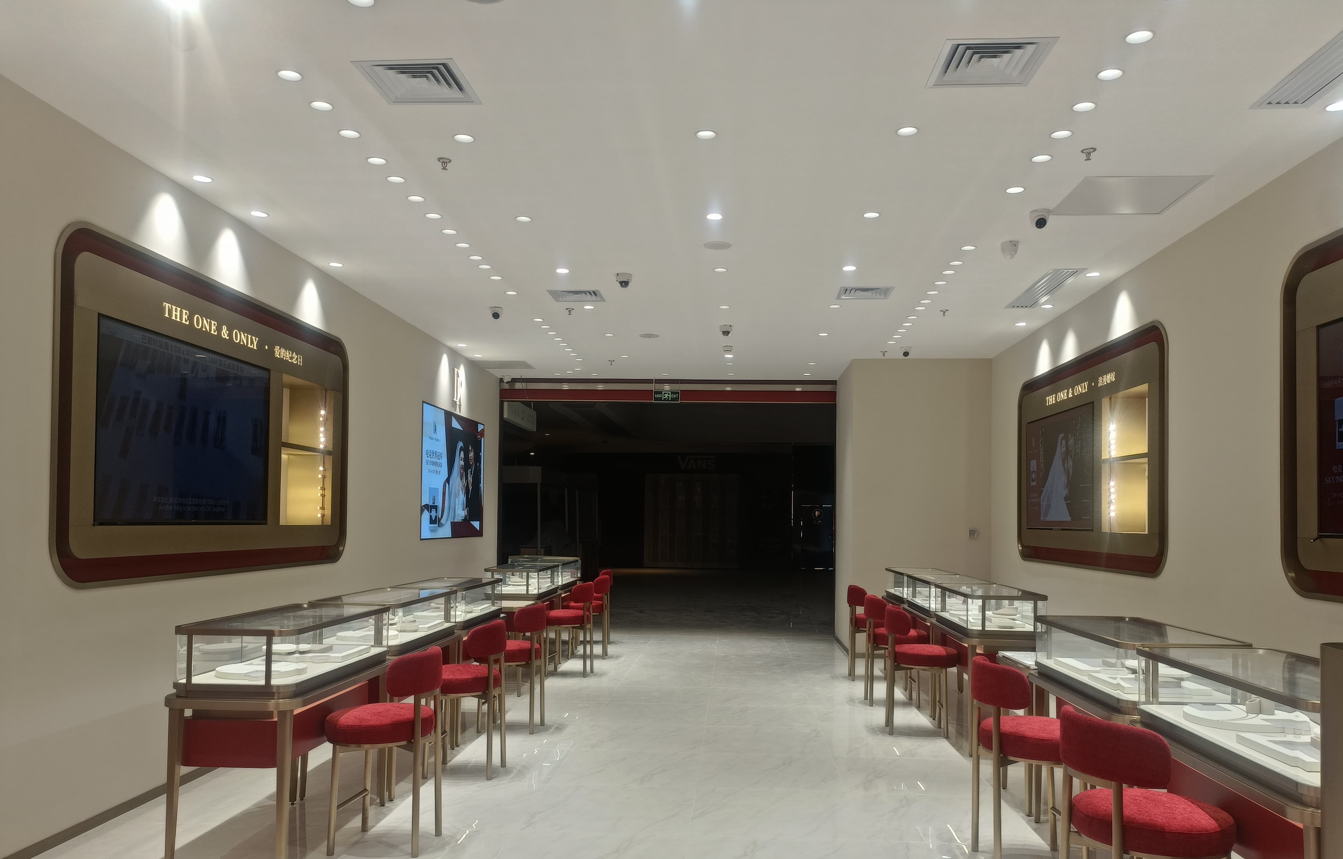 Luxury Jewelry Gallery project view 2