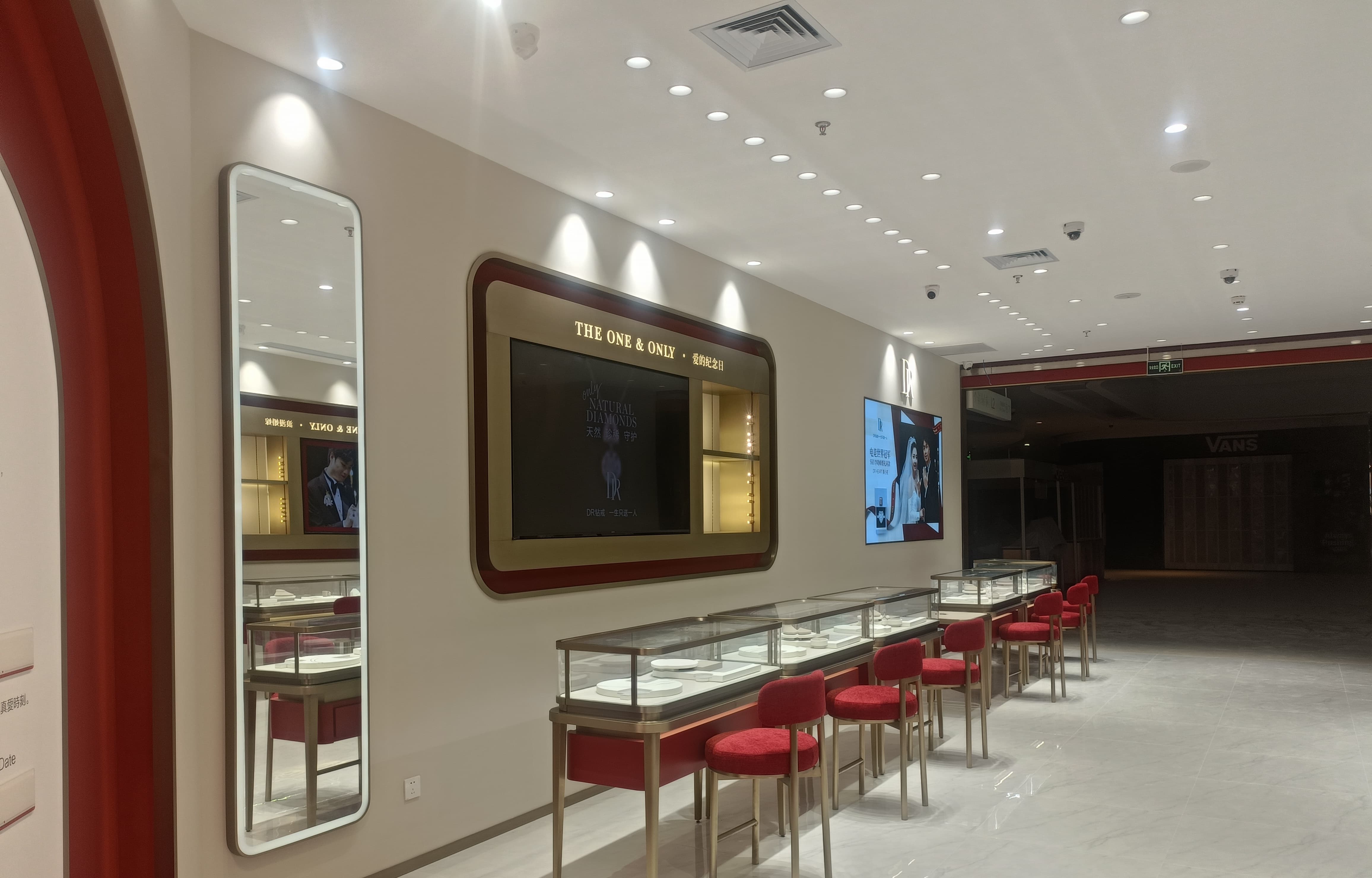 Luxury Jewelry Gallery project view 4